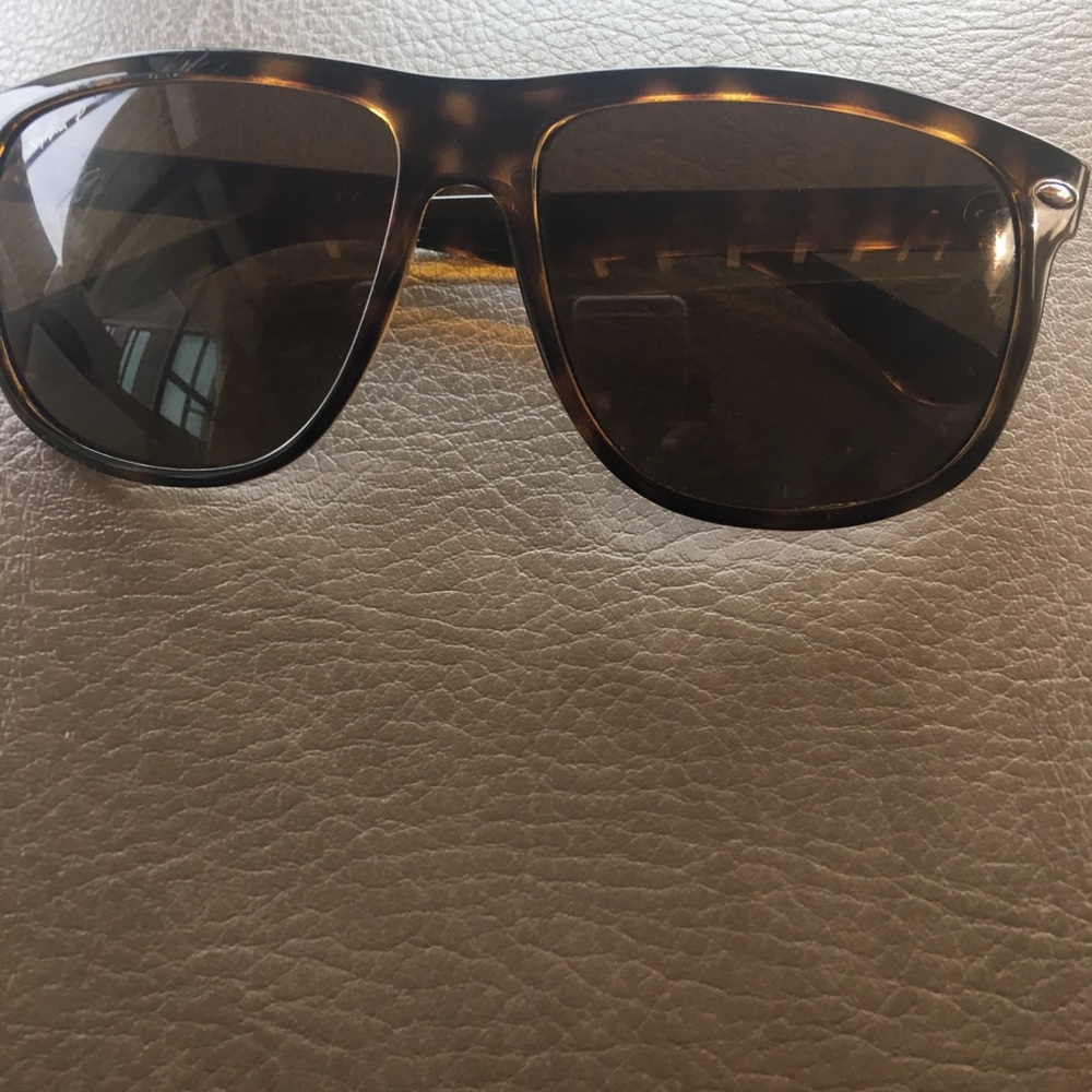Ray-Ban
